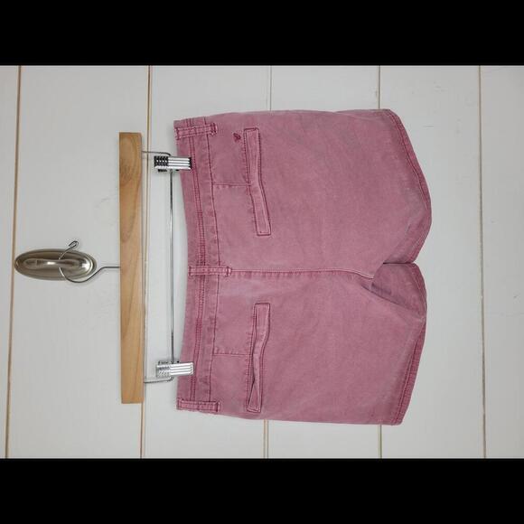 American Eagle Outfitters distressed burgundy red 31" midi chino shorts - Picture 2 of 4